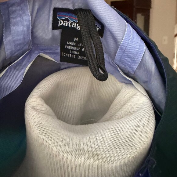 Men's Patagonia Waterproof Windbreaker, Size M, Hunter Green w/ Purple Accents - Picture 2 of 7